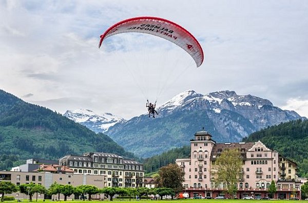 Voler en parapente dans la région d'Interlaken