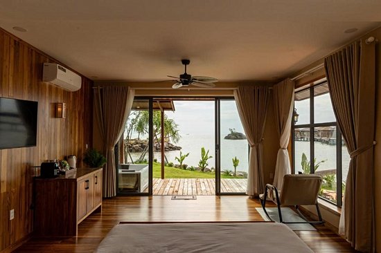 Rocks Beach Boutique