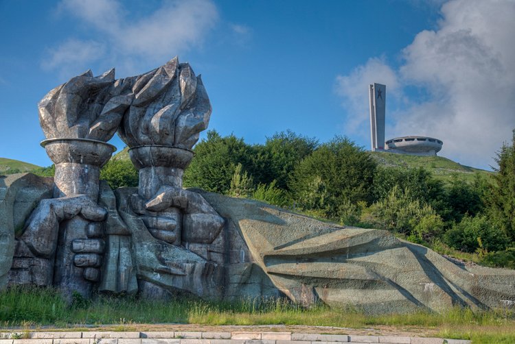 Monument de Buzludzha, OVNI communiste 3