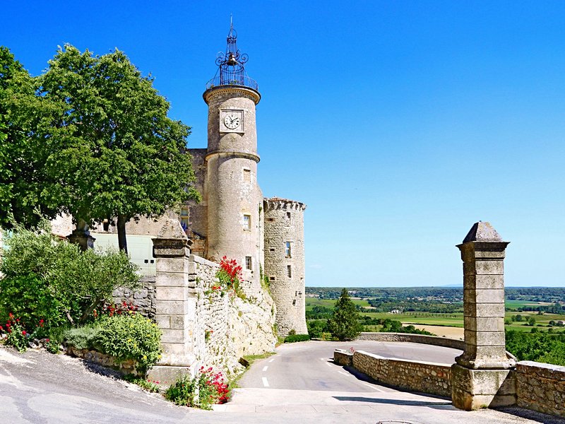 Lussan et les autres beaux villages classés