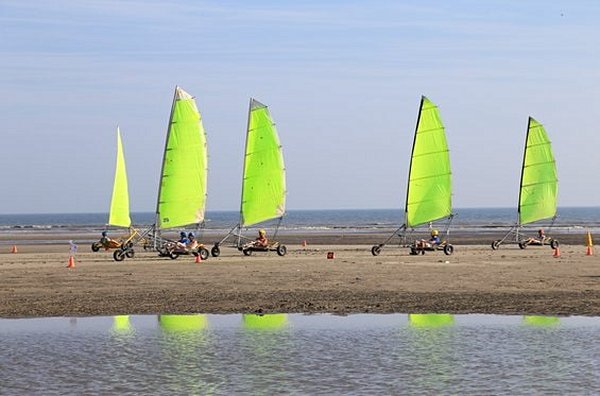 Faire du char à voile