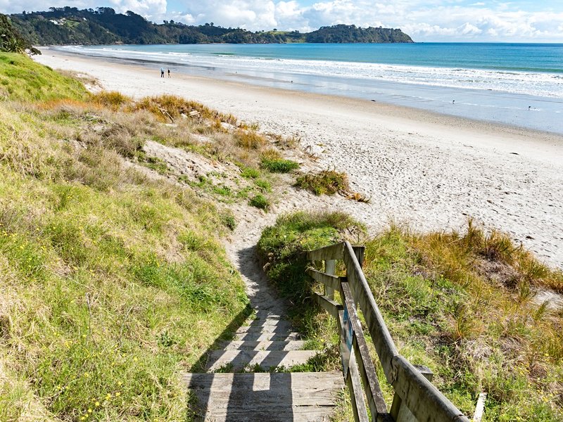 Onetangi beach