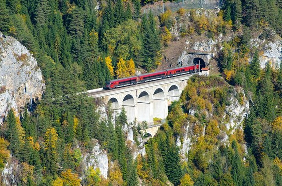 Emprunter la ligne de chemin de fer de Semmering