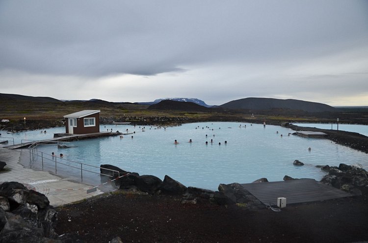 Les bains sulfureux de Mývatn : à découvrir au coucher du soleil