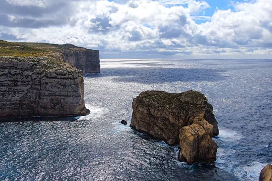 Xlendi Bay