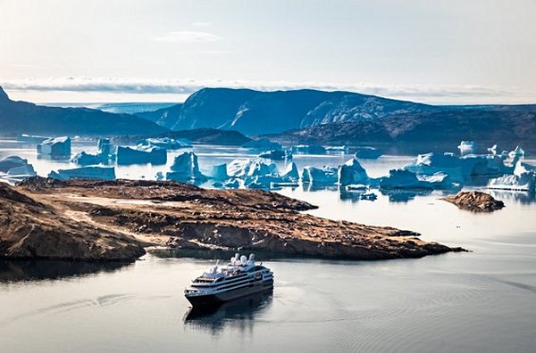 Voguer sur les eaux du Groenland