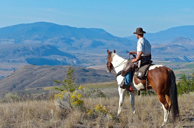 Équitation et nuit dans un ranch dans les Rocheuses