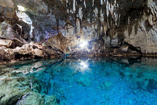 Hinagdanan Cave