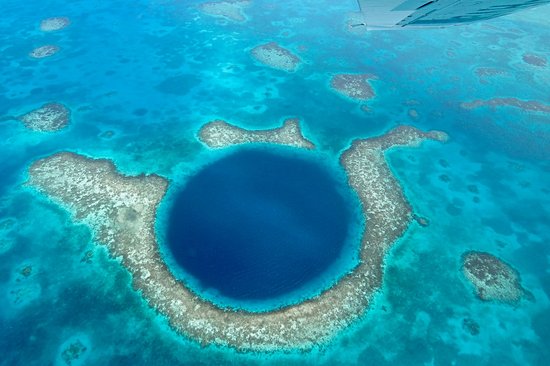 Le Great Blue Hole (Récif Lightouse)