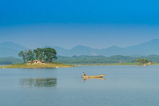 Le lac Thác Bà