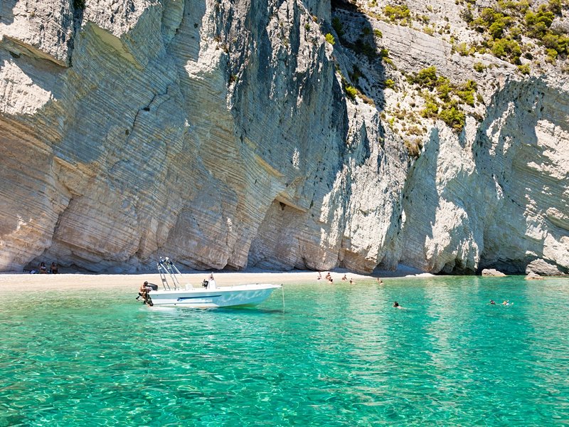 Les grottes bleues et les falaises de Keri