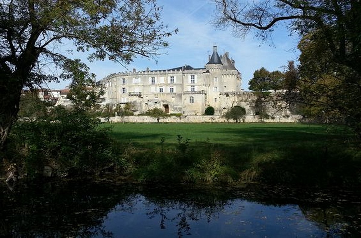 Admirer les bijoux du patrimoine charentais