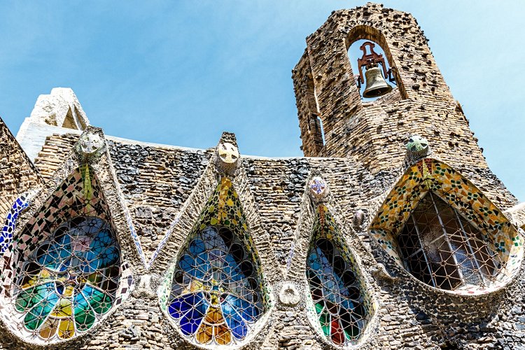 La crypte de la colonia Güell 3