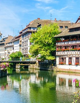 Les plus beaux lieux de l' Alsace