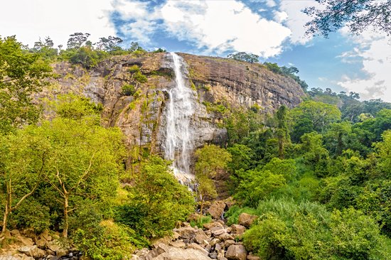 Diyaluma Falls