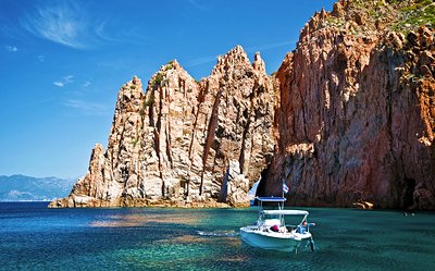 Bateau dans les calanques de Piana