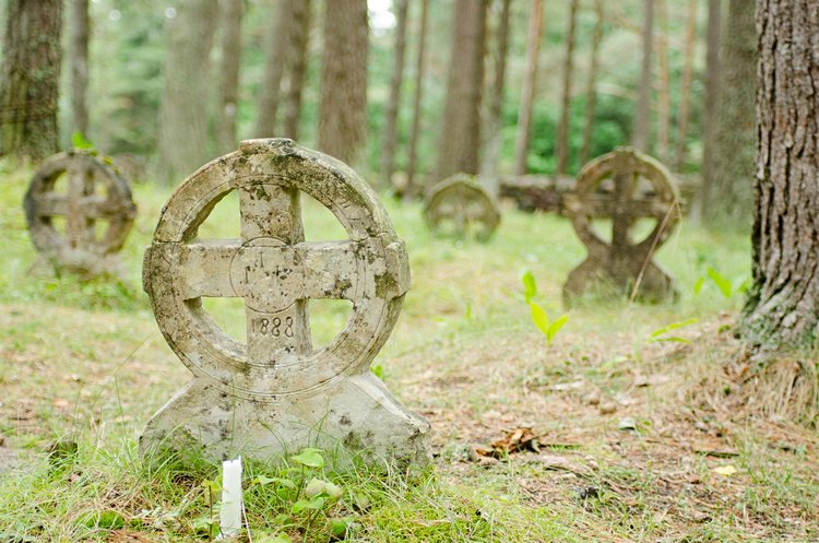 Le cimetière de Vormsi 