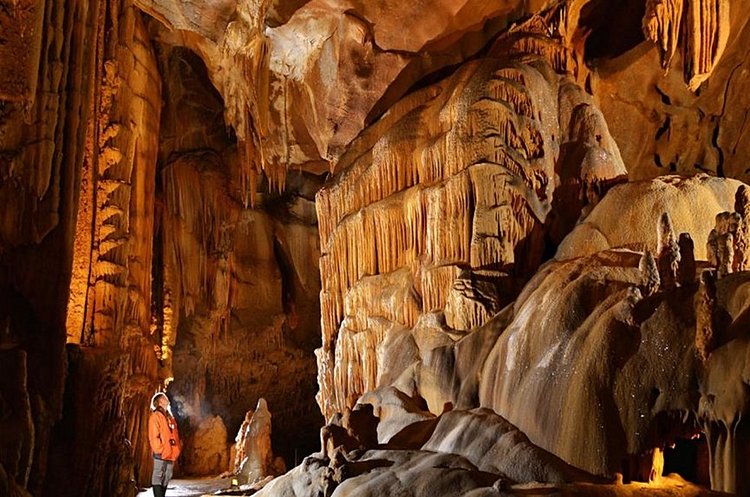Les Grottes d'Isturitz et d'Oxocelhaya