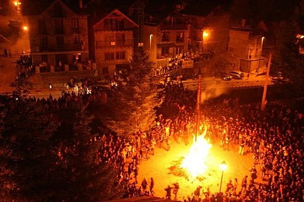 Participer à la Veillée de la Saint-Jean à Andorre-la-Vieille