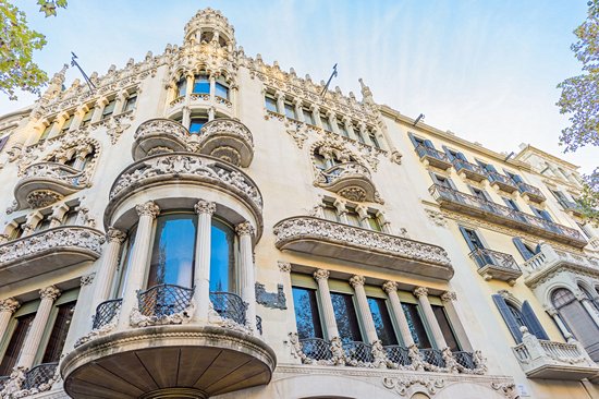 Les demeures modernistes du passeig de Gracia