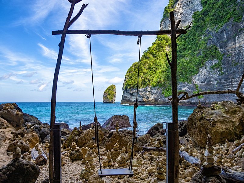 Se baigner dans les piscines naturelles de Tembeling