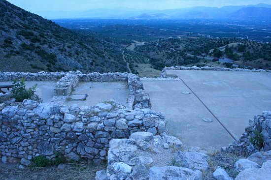 Tirynthe
