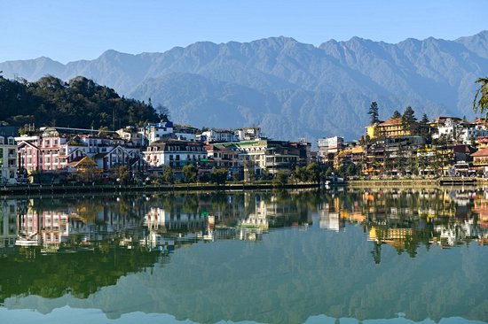 Marché et place centrale de Sapa
