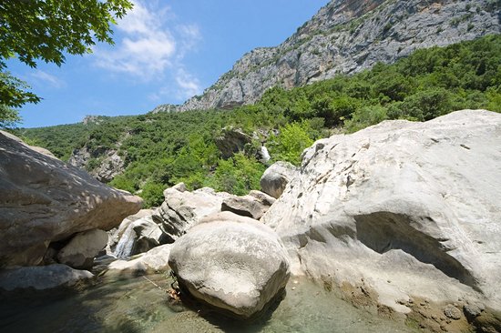 Cave of Pëllumbas
