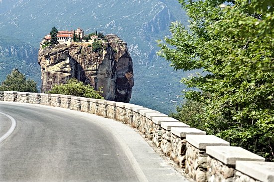Les villes de Kalambaka, Kastraki et Trikala