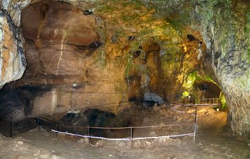 Grotte de Bacho Kiro