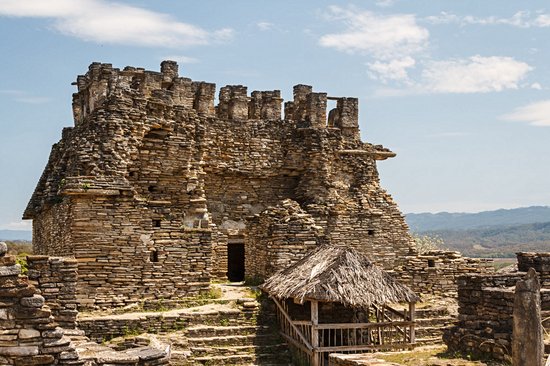 Toniná