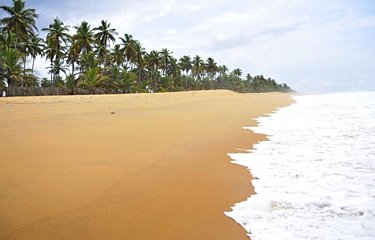 La plage de Grand-Bassam