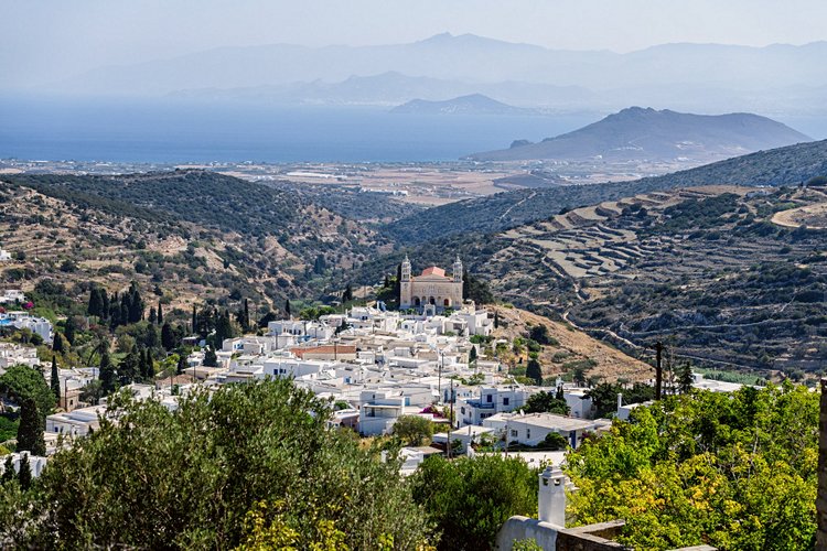 Le village de montagne de Lefkés 3