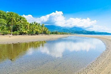 La plage d’Uvita