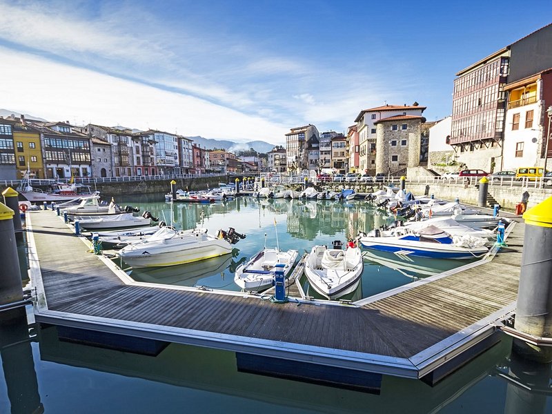 Llanes