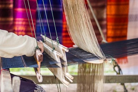 S’initier à la broderie à Luang Prabang