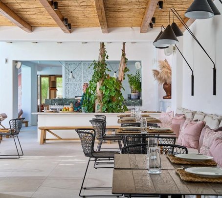 hôtel Adorno Beach Hotel and Suites 0
