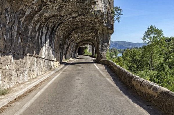 Sillonner la route des gorges de l'Ardèche