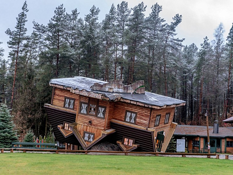 La maison à l'envers, Szymbark