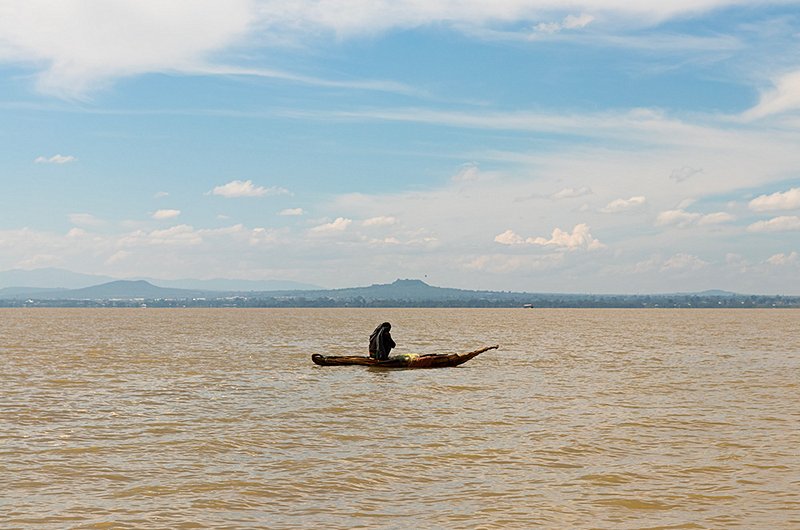 Voguer sur le lac Tana