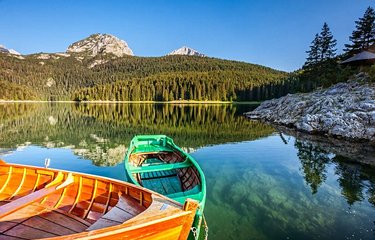 Le Black Lake, lac glaciaire dans la parc national de Durmitor