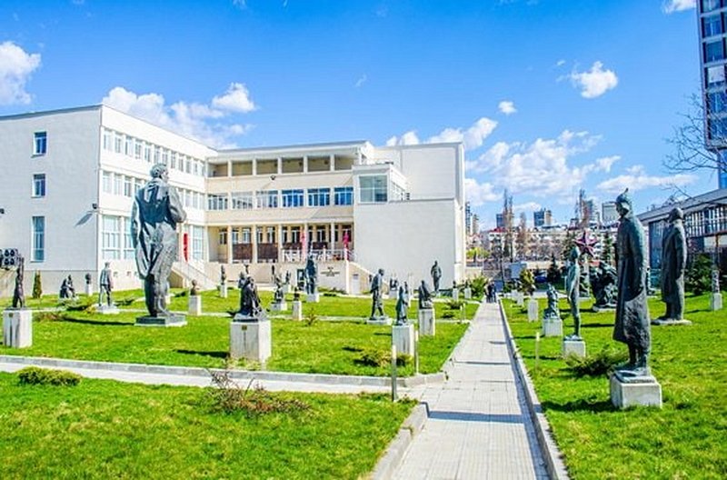 Découvrir l’art officiel de l’ère socialiste à Sofia