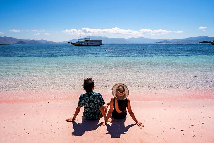 Pink Beach, Indonésie 3