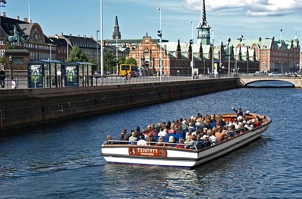 Prendre du recul en visitant Copenhague en bateau