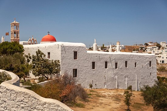 Le village d’Ano Mera et le monastère de Panagia Tourliani