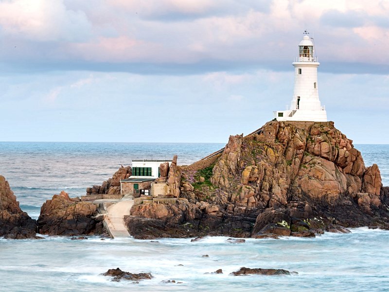 Le phare et le bunker de La Corbière