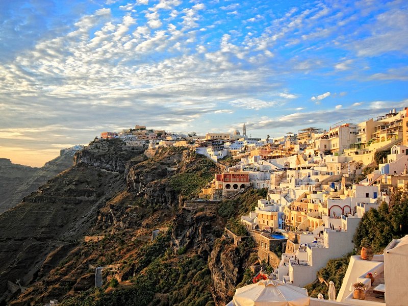 Fira, la capitale, son port et ses musées