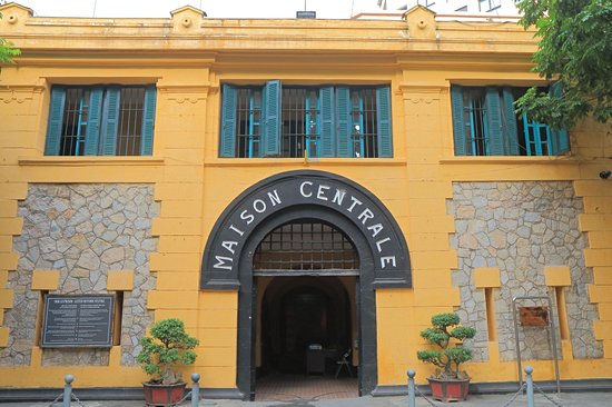 La prison Hoa Lo
