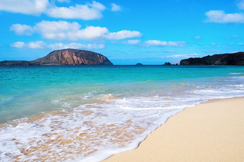 plage La playa de las Conchas à la Graciosa