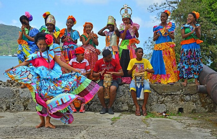 Danses et costumes traditionnels 